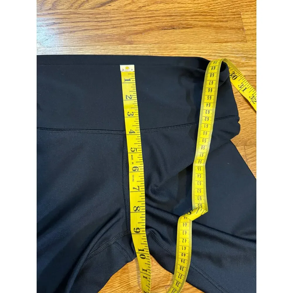 Under Armour Women’s Medium Black Compression Heatgear Crop Cropped Legging
